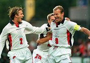 98年世界杯英格兰2-0突尼斯 阿兰希勒进球成绝对关键