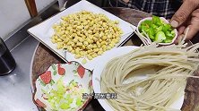 家常好菜黄豆芽炒粉条，咸香滑嫩非常下饭，快给家人来一盘吧！