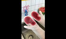 洗碗用这个洗碗手套，不用洗碗布，还很干净