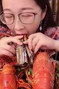吃货吃蛏王肉，真是牛人啊一口闷没毛病！