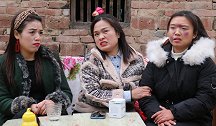 短剧；妈妈让臭妮买酱油，结果臭妮买了一堆零食，这下臭妮惨了