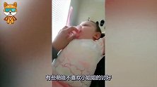 姐姐想给宝宝爱之拥抱，不料宝宝是这反应，下一秒动作让妈妈笑趴