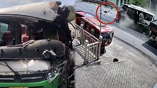 浙江丽水一客车与半挂车相撞：车头撞烂 一乘客被甩飞出车外