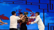 赵本山登台表演却被女粉丝上头拥抱强吻？结局意外反转幽默救场