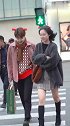街拍一位不怕冷的小姐姐，是你喜欢的类型