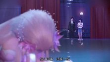女孩舞姿楚楚动人，观众看直眼，只有男孩认出了她的身份