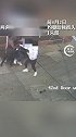 曼哈顿街头两亚裔女性被路人要求摘下口罩，并遭锤子敲头！路人见状绕道走开！