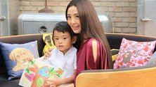 她17岁出道走红后意外怀孕，却不知老公是谁？今儿子长相引热议