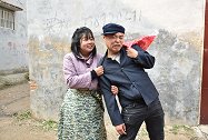 农村憨光棍和憨妮碰到一起，全程笑料不断，对话太有意思了