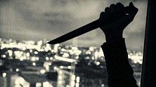 疑前妻与人有染 中年男将她割喉后持刀抹自己脖子