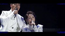 不得不佩服云飞，带着妻子一起合唱如此肉麻歌曲，王二妮该吃醋了