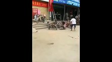 疯狂的三轮车 这次惹麻烦了 爆笑视频