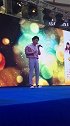 周深在配乐不全的场合下还能唱的那么动听