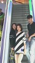 公共场合秀恩爱的应该及时阻止
