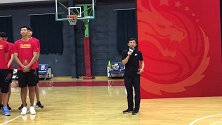【PP体育在现场】中国篮协高层白喜林发表激情动员讲话