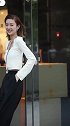 小姐姐回眸一笑，甜到你心里了吗，街拍穿搭