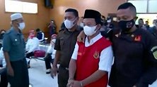 性侵13名学生并致8人怀孕 印尼老师被判终身监禁