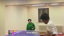 邓亚萍宅家陪儿子练球，鞋垫穿破洞太节俭，16岁林瀚铭超母亲一头