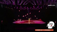 桃之夭夭灼灼其华，郁可唯深情演绎《思慕》，美的如梦似幻！