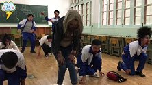 学生上课cos丧尸，教室齐跳迈克杰克逊经典舞蹈