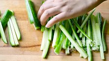脆皮黄瓜 调料用到的最少 奇妙的味觉组合让你食欲大开