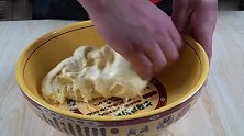 2两玉米面，4两白面，往锅里一扔，加入一瓢水，出锅流口水了