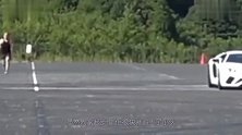 短跑运动员和兰博基尼百米赛跑，谁会最先抵达终点一起来看一看
