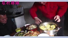 亲戚来家帮忙，胖妹做一桌家常便饭配佛跳墙，胖妹独自去地里吃
