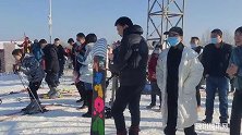 元旦当天泾川天池滑雪场人山人海