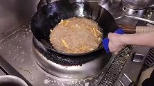 为什么饭店几乎每个菜都要过油看油的这种颜色，你吃得下去吗