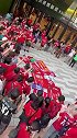 实拍中国香港利物浦球迷球场外齐唱若塔之歌