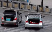 各地严查汽车“盖停行为”，抓到一律扣12分，不管你是什么车！