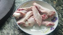 鸭翅这样做味道真棒，吃上一次就喜欢，又香又美味，太好吃了