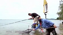 李大毛这次想钓多大的鱼？连抄网都那么大，百斤的鱼都能装下！