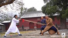 武当凌云再次挑战少林二杆长枪刺喉，结果意想不到，堪比电影大片