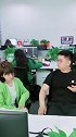 你到底会不会玩泡泡糖，怎么都吹我脸上了
