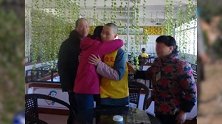 儿子被拐36年成死刑犯，为寻儿重庆夫妇不换电话住址，狱中聚首