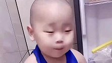 两岁的小橙子想吃肉，家里啥条件啊，天天吃肉