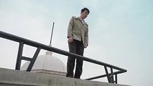 挪用公款被发现，小伙走投无路从天台跳下