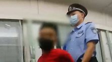 刑拘！醉酒男列车上猥亵女乘务员还挑衅民警