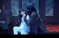 女人：姑娘听敲门声以为是丈夫，怎料闯进名歹徒，下秒清白不保！