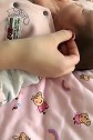 防止宝宝耳朵压扁可以尝试这样做按摩