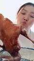 脆皮烤鸭香香的