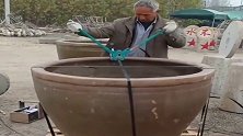 传统的手艺人，瓷缸的制作方法，一看就是老手了！
