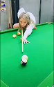 孟美岐打桌球这姿势和进洞率真是太霸气了