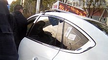 “被打劫”！武汉街头出租车求救 民警一路追踪发现车内仅一人