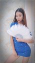 美女时尚穿搭包臀裙，给整体增添了很好的青春感