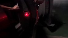 开门警示灯夜晚为你的人身安全保驾护航，离着很远也能看到！
