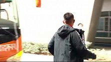 武汉卓尔全员抵达球场 庞利：要求所有队员全力以赴