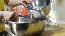 这样做的“烙面皮”1斤面粉做8张，比凉皮都美味，吃一次就喜欢
